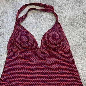 Women’s Old Navy, medium tankini swim top. Great condition.